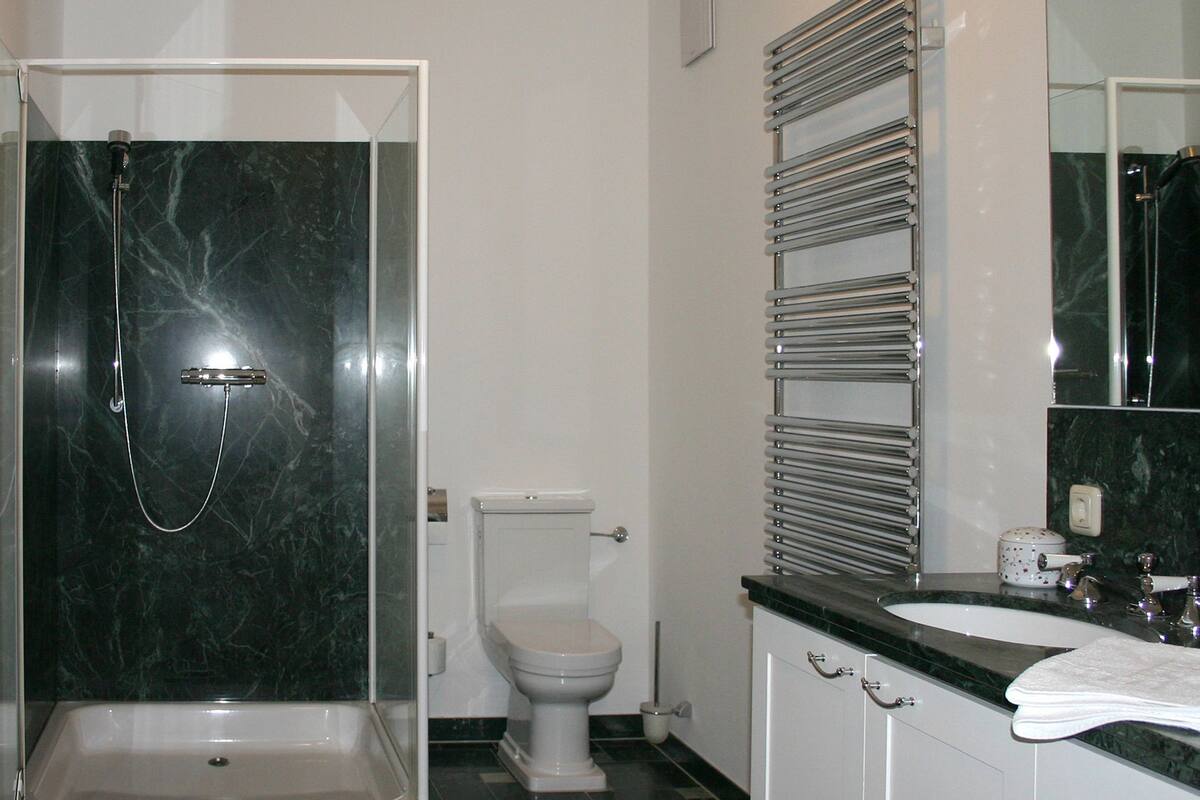 apartment | bathroom | free toiletries, hair dryer, towels