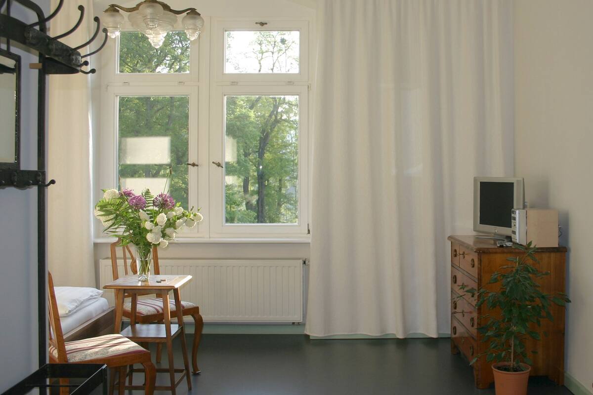 double room, balcony, river view | hypo-allergenic bedding, select comfort beds, minibar