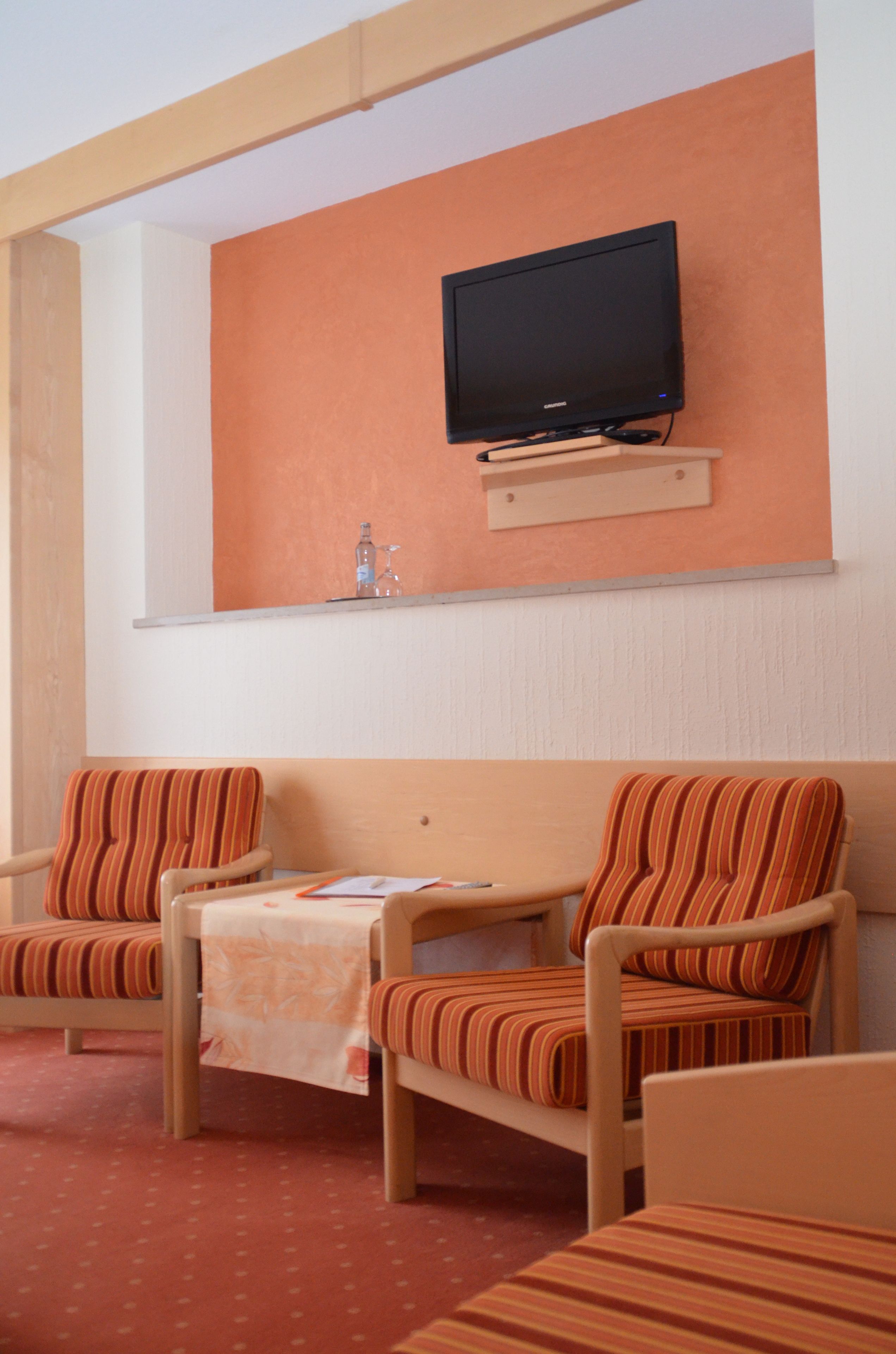 comfort room | 1 bedroom, in-room safe, desk, blackout curtains