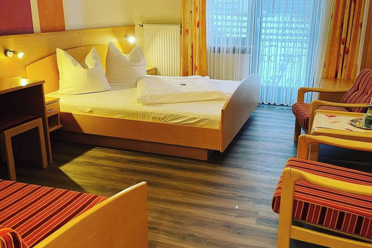 business room | 1 bedroom, in-room safe, desk, blackout curtains