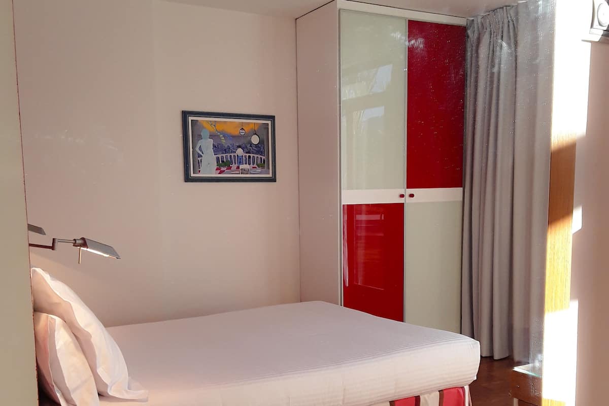 1 bedroom, premium bedding, down duvets, memory-foam beds