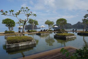 2 outdoor pools, open 9:00 AM to 10:00 PM, pool umbrellas, pool loungers - Tanjung Rhu Resort (Langkawi)