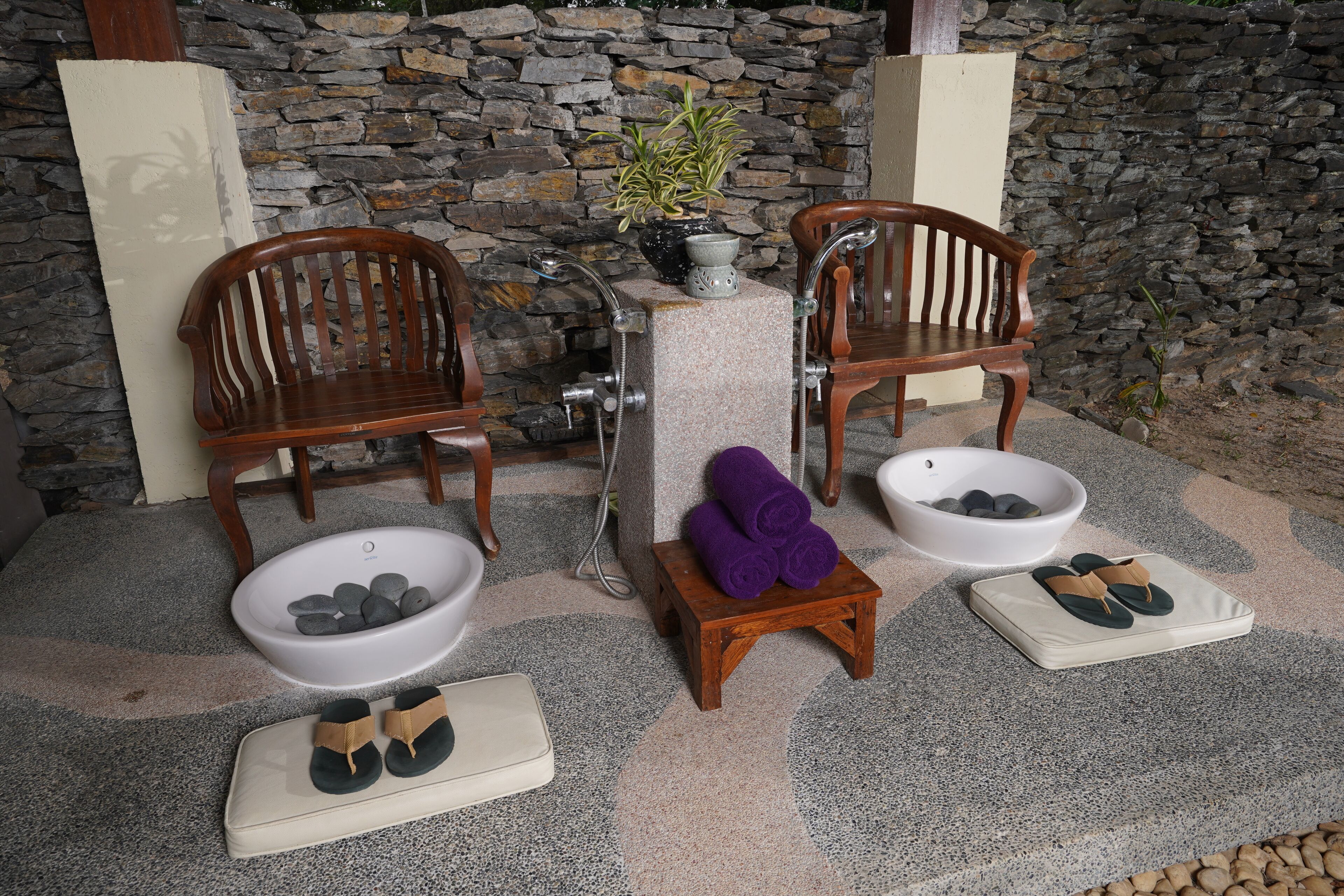 couples treatment room(s), body treatments, body wraps, body scrubs