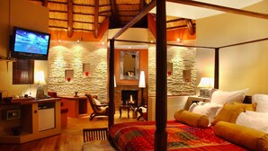 1 bedroom, down comforters, minibar, in-room safe - Maliba Lodge (Butha Buthe)