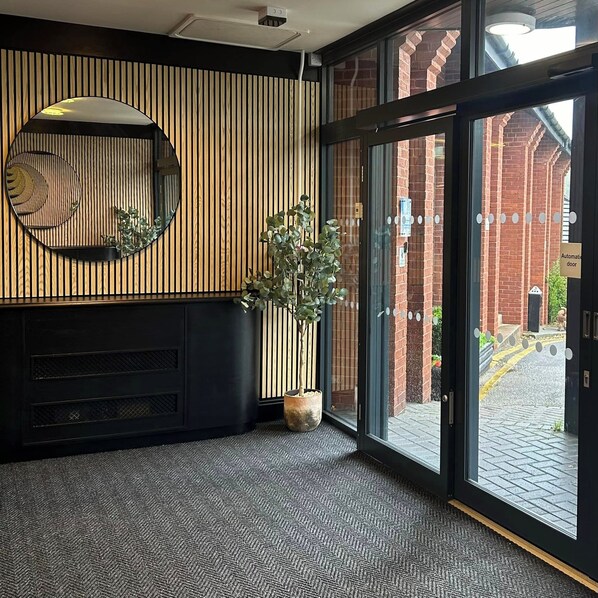 Front of property - Best Western Frodsham Forest Hills Hotel (Frodsham)