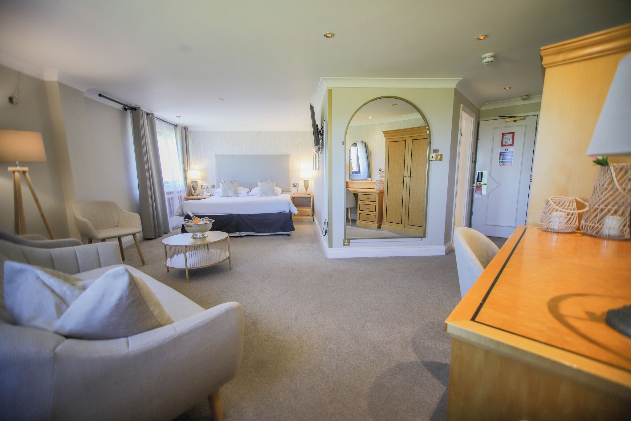 Deluxe Double Room | Desk, free WiFi, bed sheets