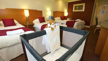 Family Room, Multiple Beds, Non Smoking (with Sofabed) | Desk, free WiFi, bed sheets