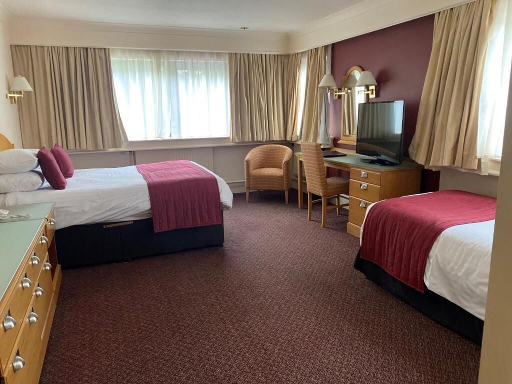 Standard Triple Room | Desk, free WiFi, bed sheets
