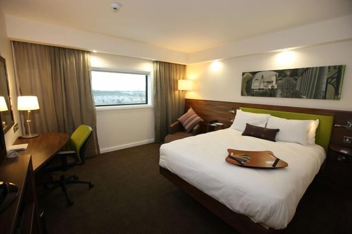 In-room safe, desk, soundproofing, iron/ironing board