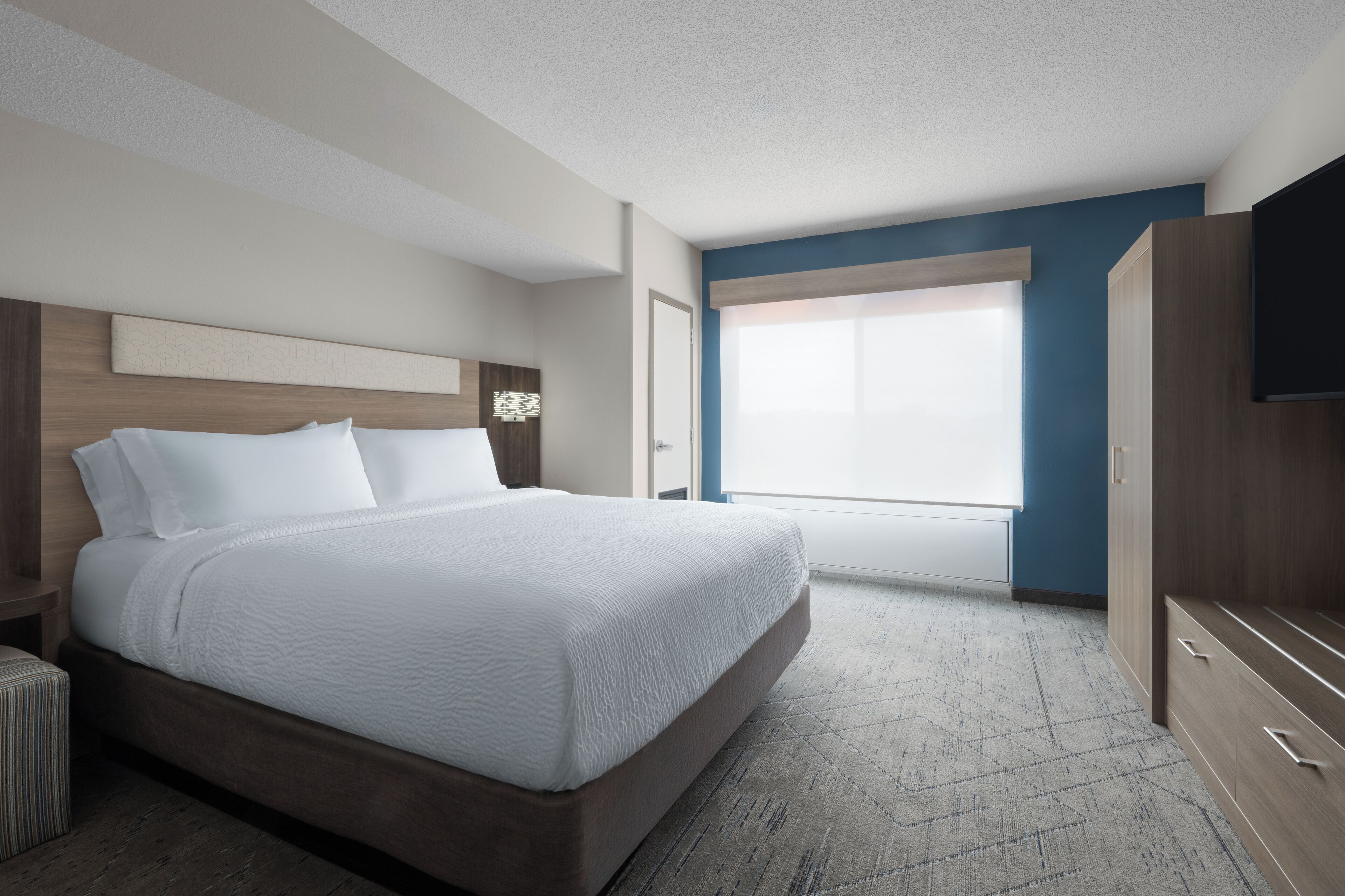 In-room safe, individually decorated, individually furnished, desk