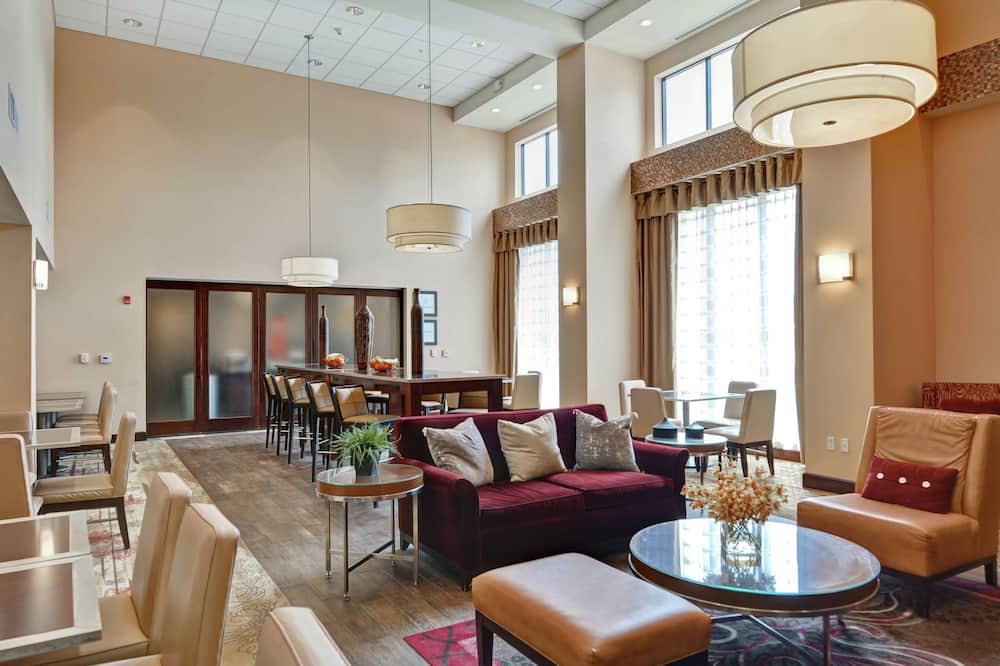 Hampton Inn & Suites Peoria at Grand Prairie, IL