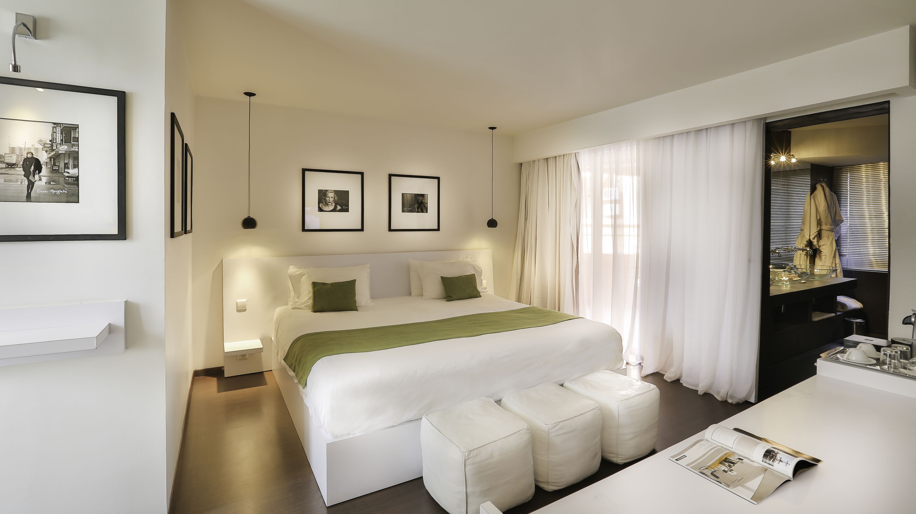 Premium bedding, down comforters, minibar, in-room safe