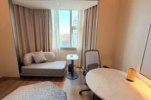 Minibar, in-room safe, alarm clocks - Dihao Hotel (Quanzhou)