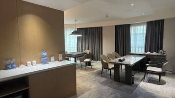 Minibar, in-room safe, alarm clocks