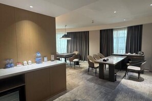 Minibar, in-room safe, alarm clocks