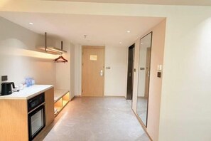 Minibar, in-room safe, alarm clocks - Dihao Hotel (Quanzhou)