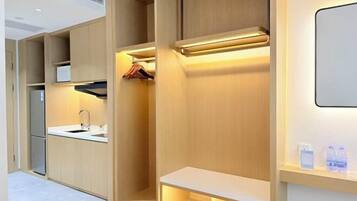 Minibar, in-room safe, alarm clocks