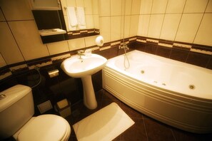 Bathroom - Hotel Belvedere (Brasov)