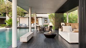 Soori Residence | Area keluarga | Televisi LCD 42-inci dengan saluran TV kabel, TV, dan pemutar DVD