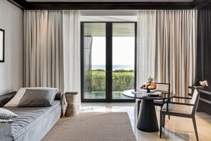 Premium bedding, minibar, in-room safe, blackout curtains - Soori Bali (Tabanan)