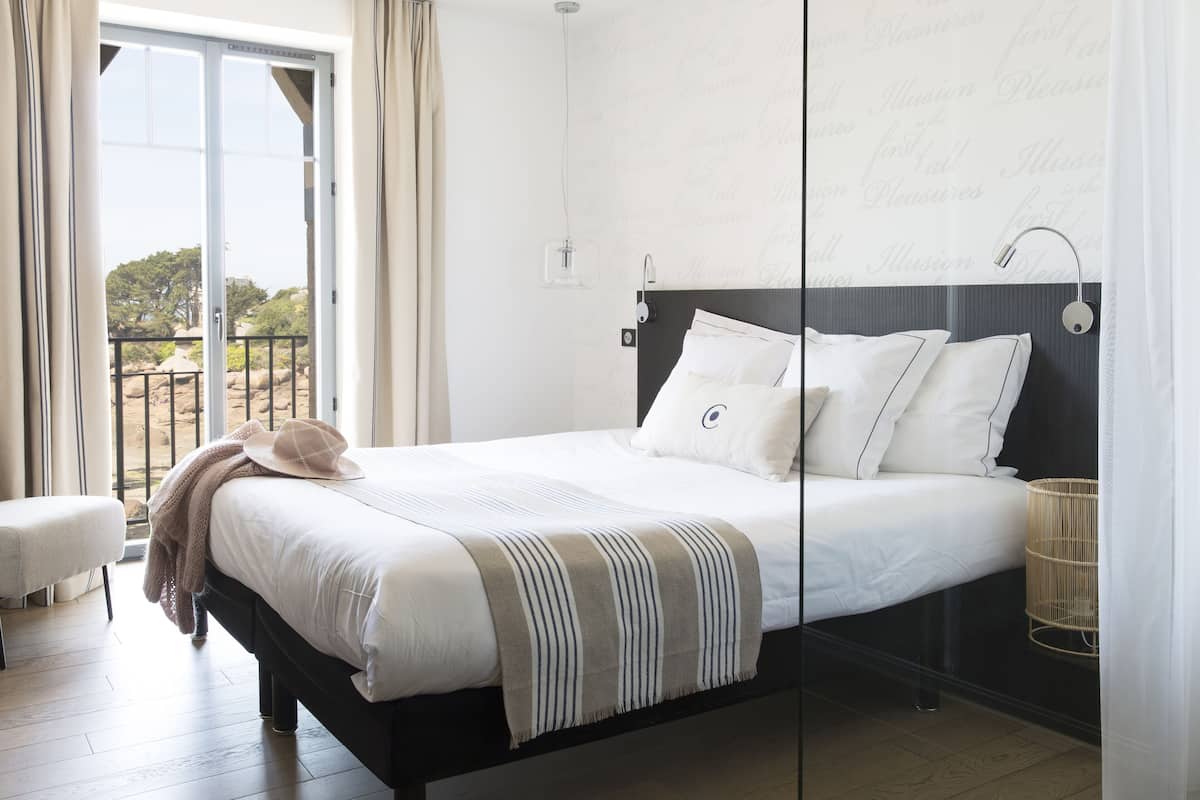 1 bedroom, premium bedding, in-room safe, individually decorated