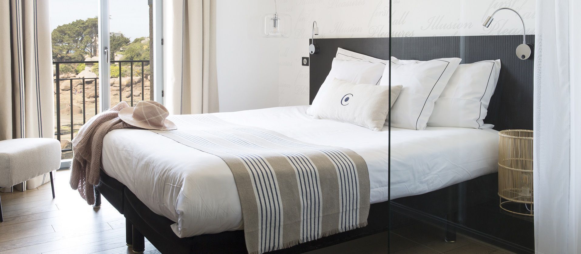 premium room, sea view | premium bedding, in-room safe, individually decorated, desk