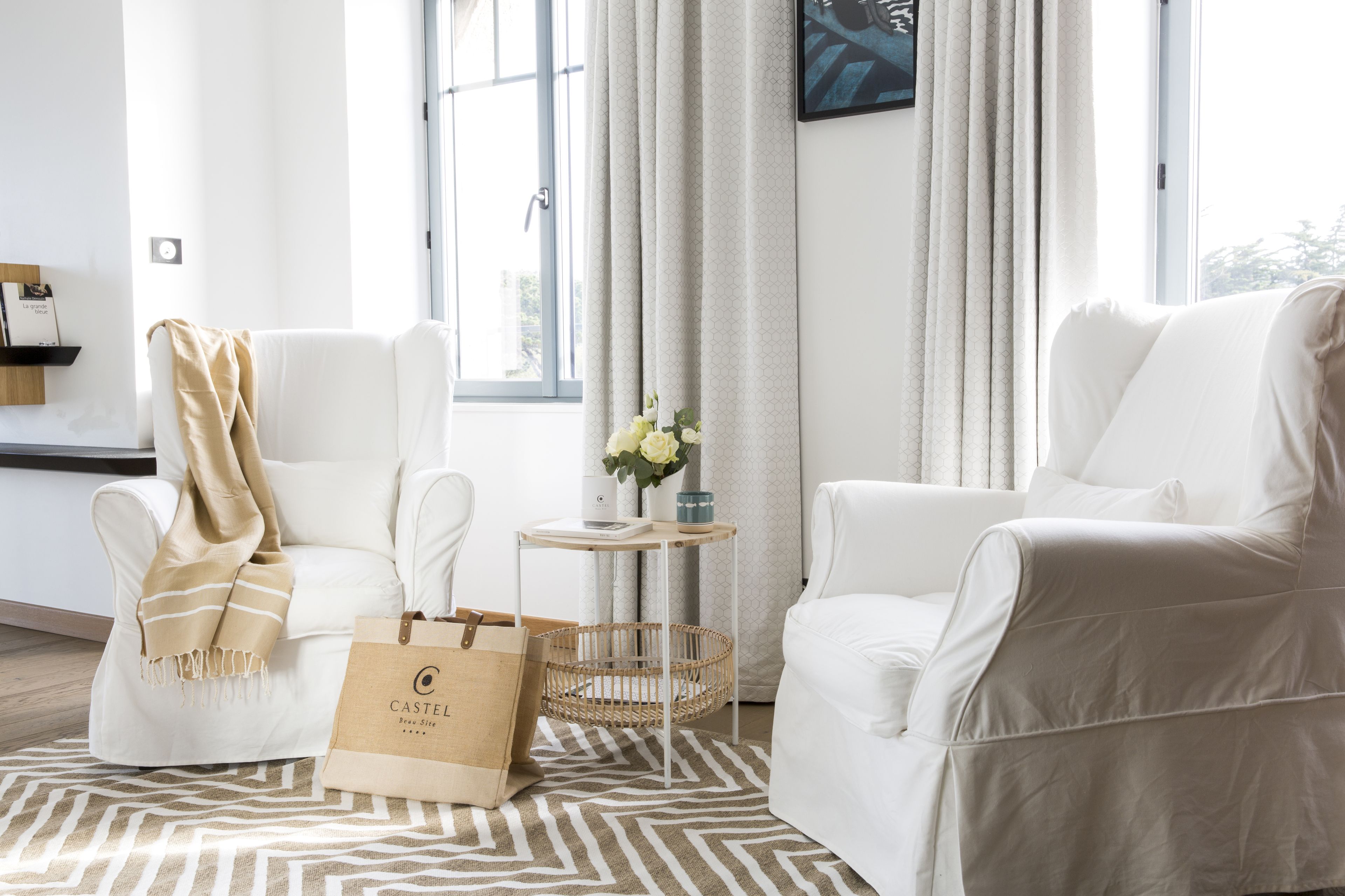 deluxe room, sea view | premium bedding, in-room safe, individually decorated, desk