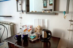 Double Room | Down comforters, in-room safe, desk, free WiFi - Rollando Affittacamere (Vernazza)