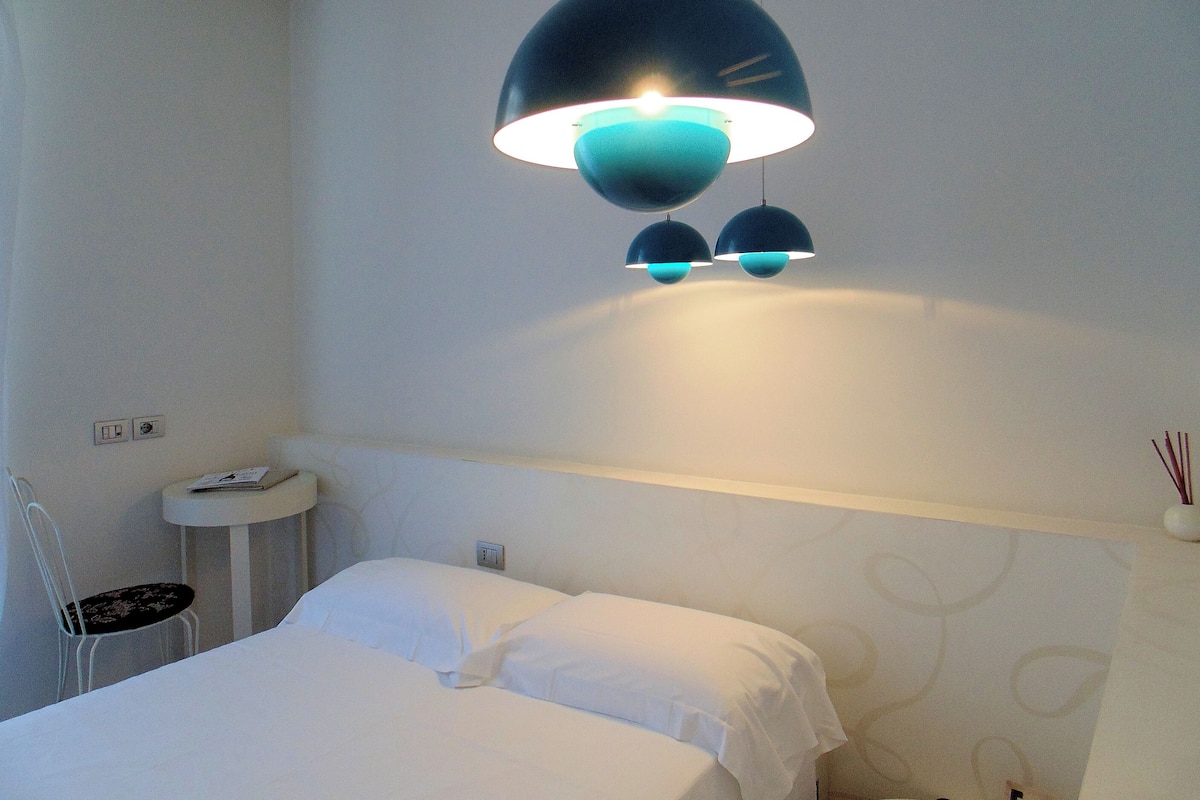 1 bedroom, down duvets, minibar, in-room safe