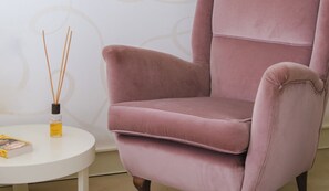 Enkeltrom – business, balkong | Dundyner, minibar, safe på rommet og individuelt dekorert