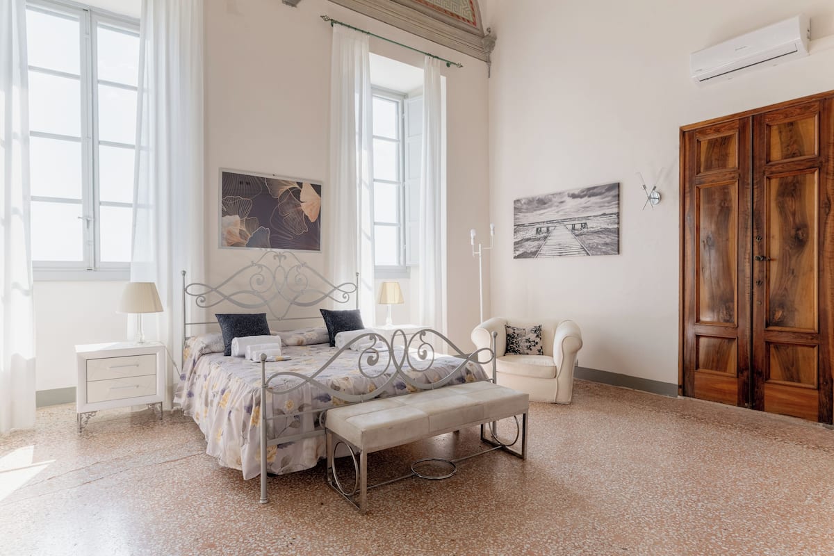 Superior Apartment, 2 Bedrooms, Valley View