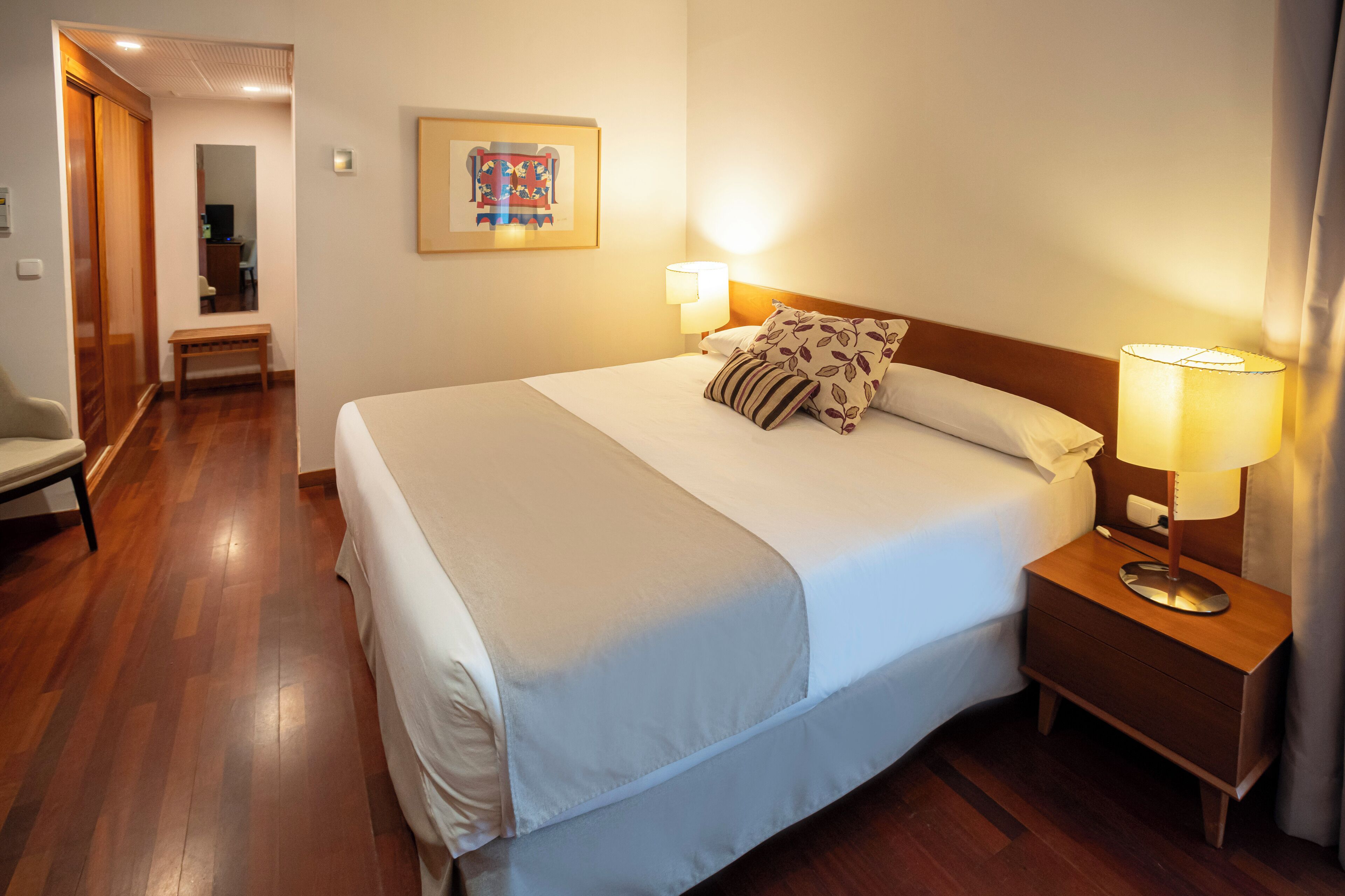 double or twin room | minibar, in-room safe, desk, free wifi