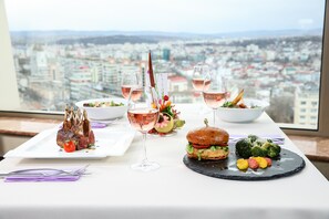 Alimentos y bebidas