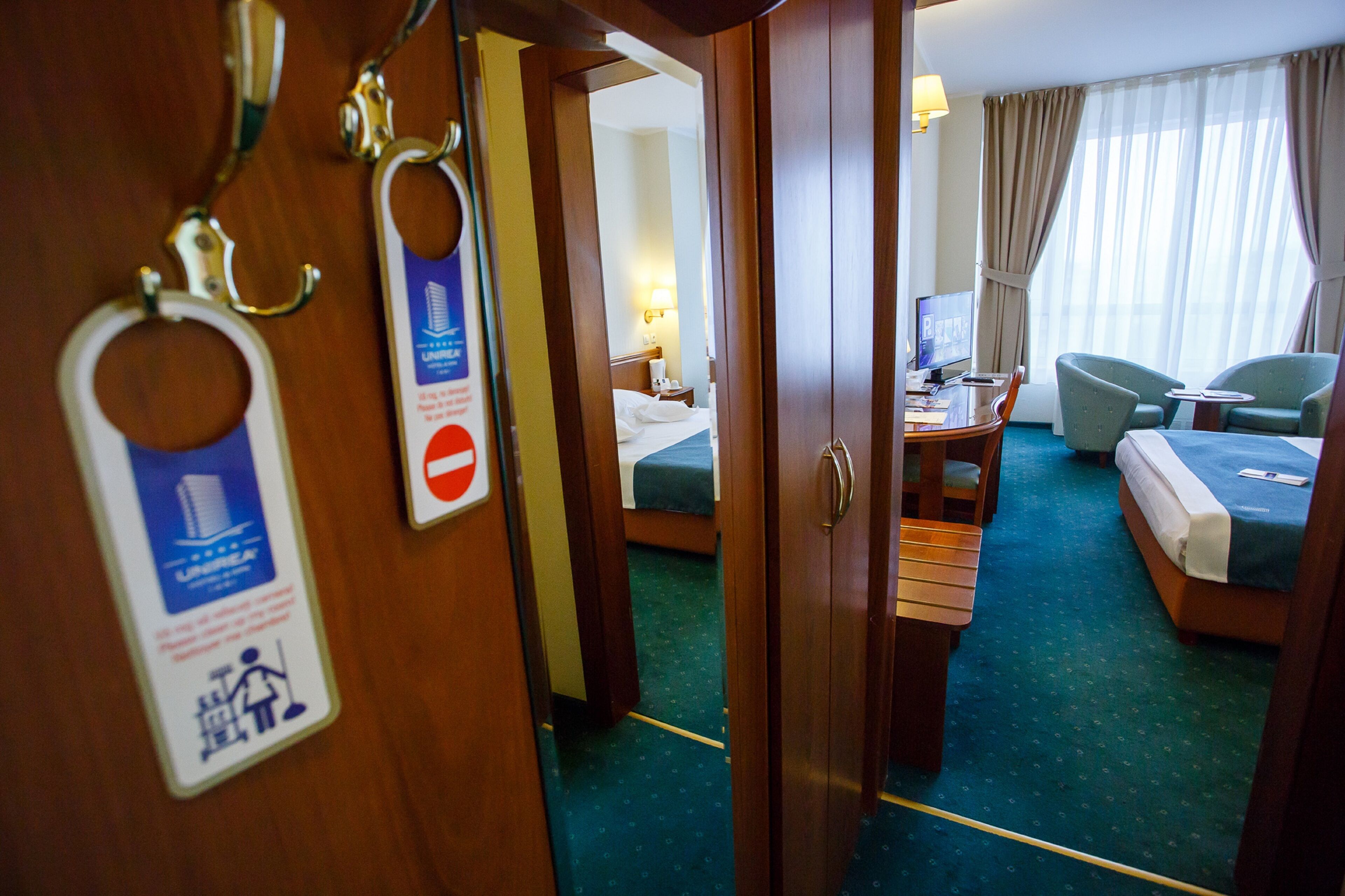 Chambre Affaires | Minibar, coffres-forts dans les chambres, bureau, chambres insonorisées