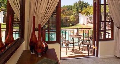Three Palms Luxury Cottage