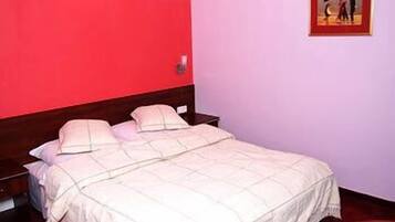 In-room safe, desk, iron/ironing board, WiFi