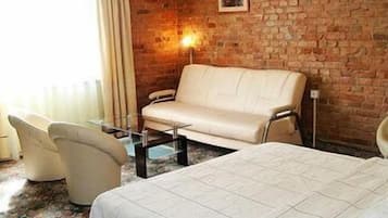 In-room safe, desk, iron/ironing board, WiFi