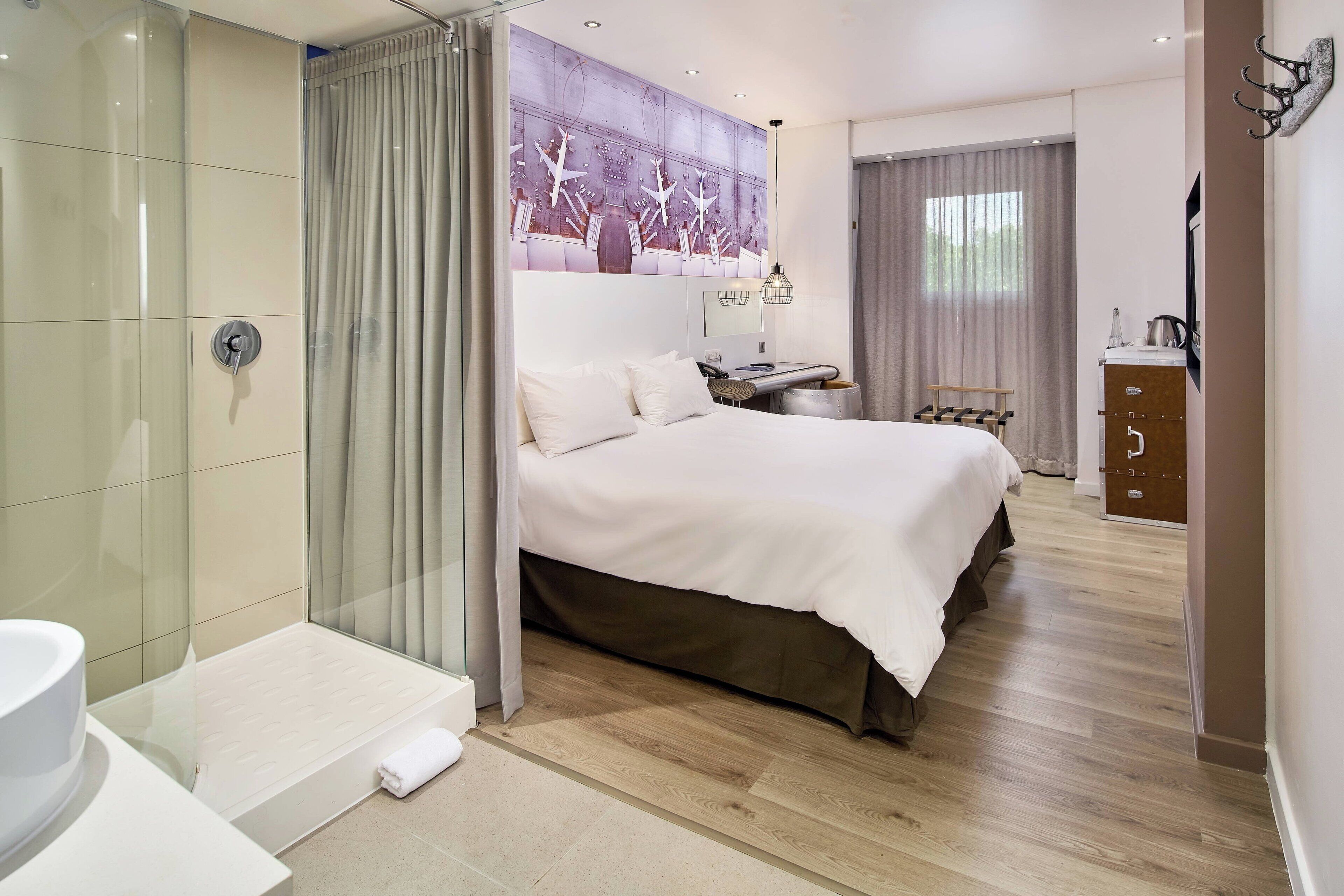 room, 1 king bed, non smoking | 1 bedroom, hypo-allergenic bedding, down duvets, tempur-pedic beds