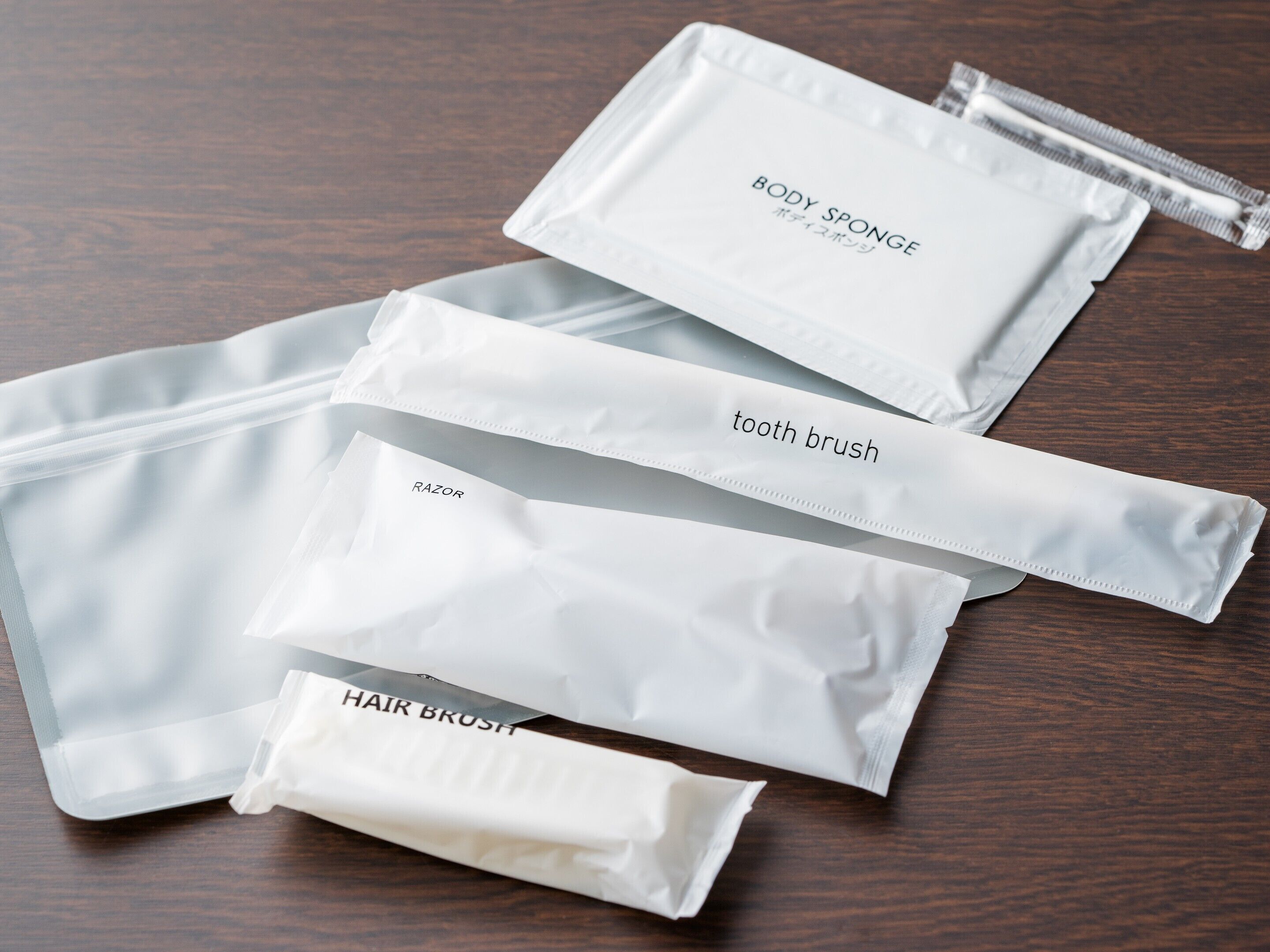 combined shower/bathtub, free toiletries, hair dryer, slippers