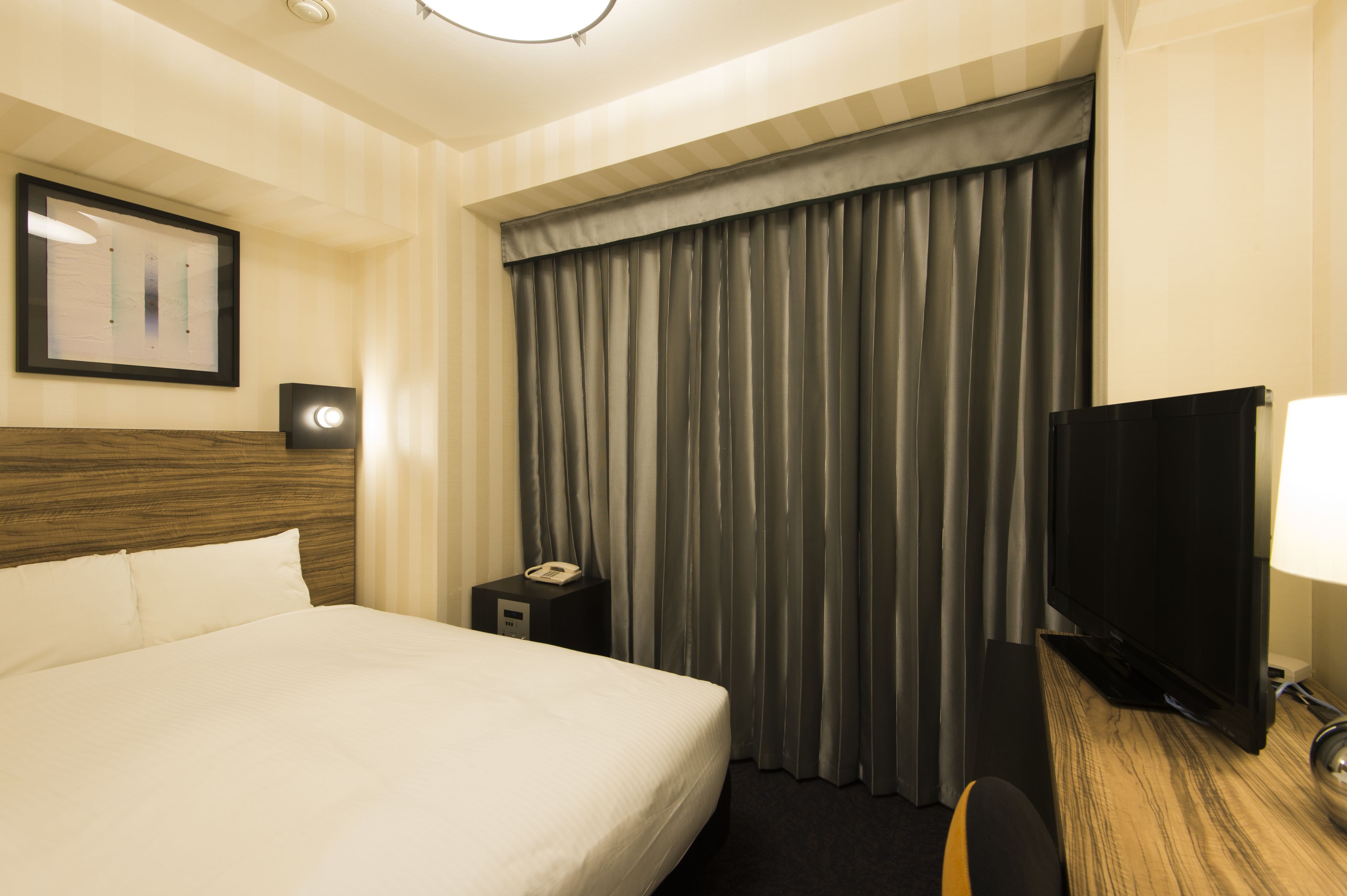 refa collaboration room, non smoking | in-room safe, iron/ironing board, free wired internet, bed sheets