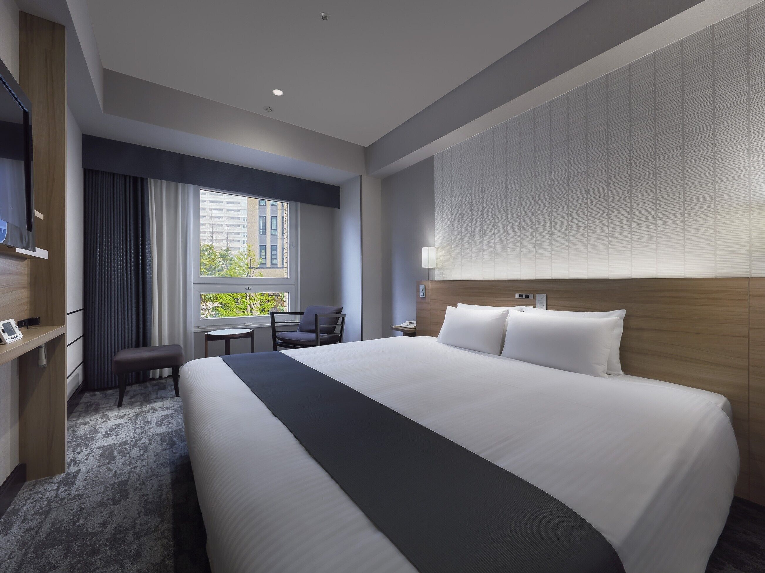 King Room (20sqm) - Non Smoking | In-room safe, blackout drapes, iron/ironing board (on request)