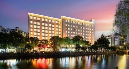 Oriental Hotel