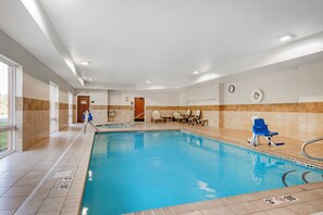 Indoor pool - Comfort Inn & Suites Porter near Indiana Dunes (Chesterton)