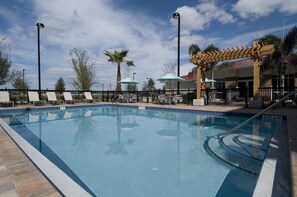 Outdoor pool - Homewood Suites by Hilton Port Saint Lucie-Tradition (Port Saint Lucie)