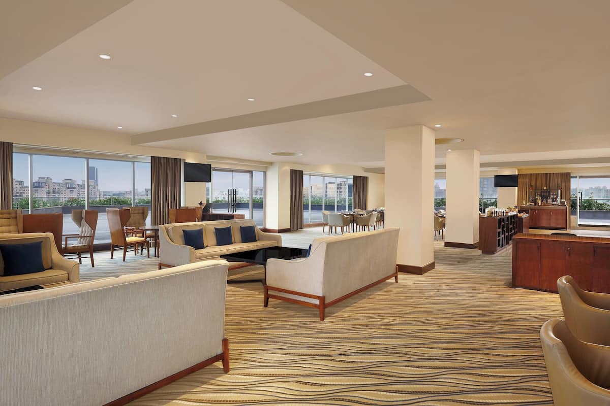 2 bares o lounges