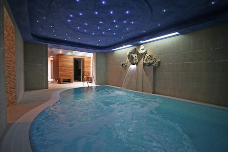 Indoor pool. Tornácos Panzió