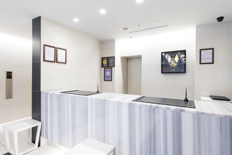 Hotel Villa Fontaine Tokyo Shinjuku - Image 1