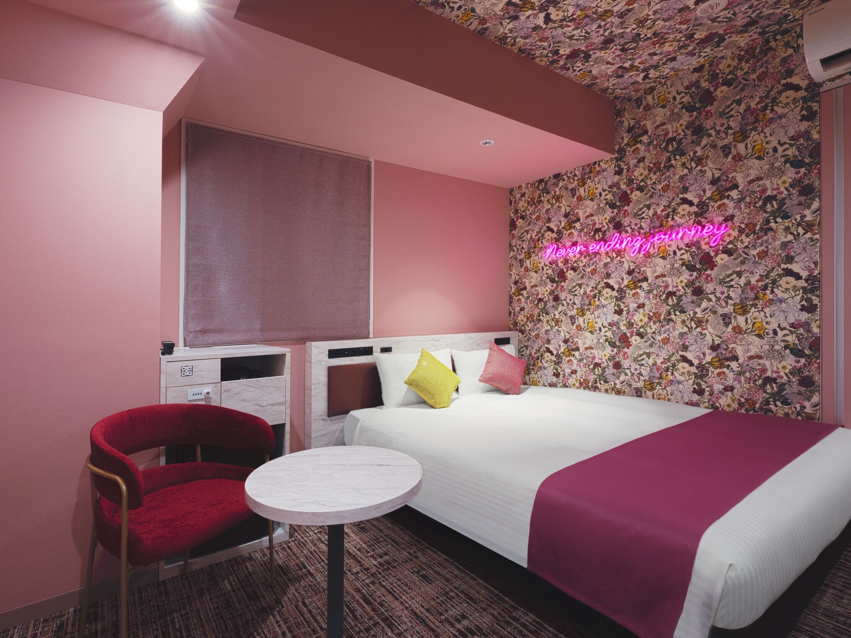 =kabuku room= queen non smoking | blackout curtains, iron/ironing board, free wired internet, bed sheets