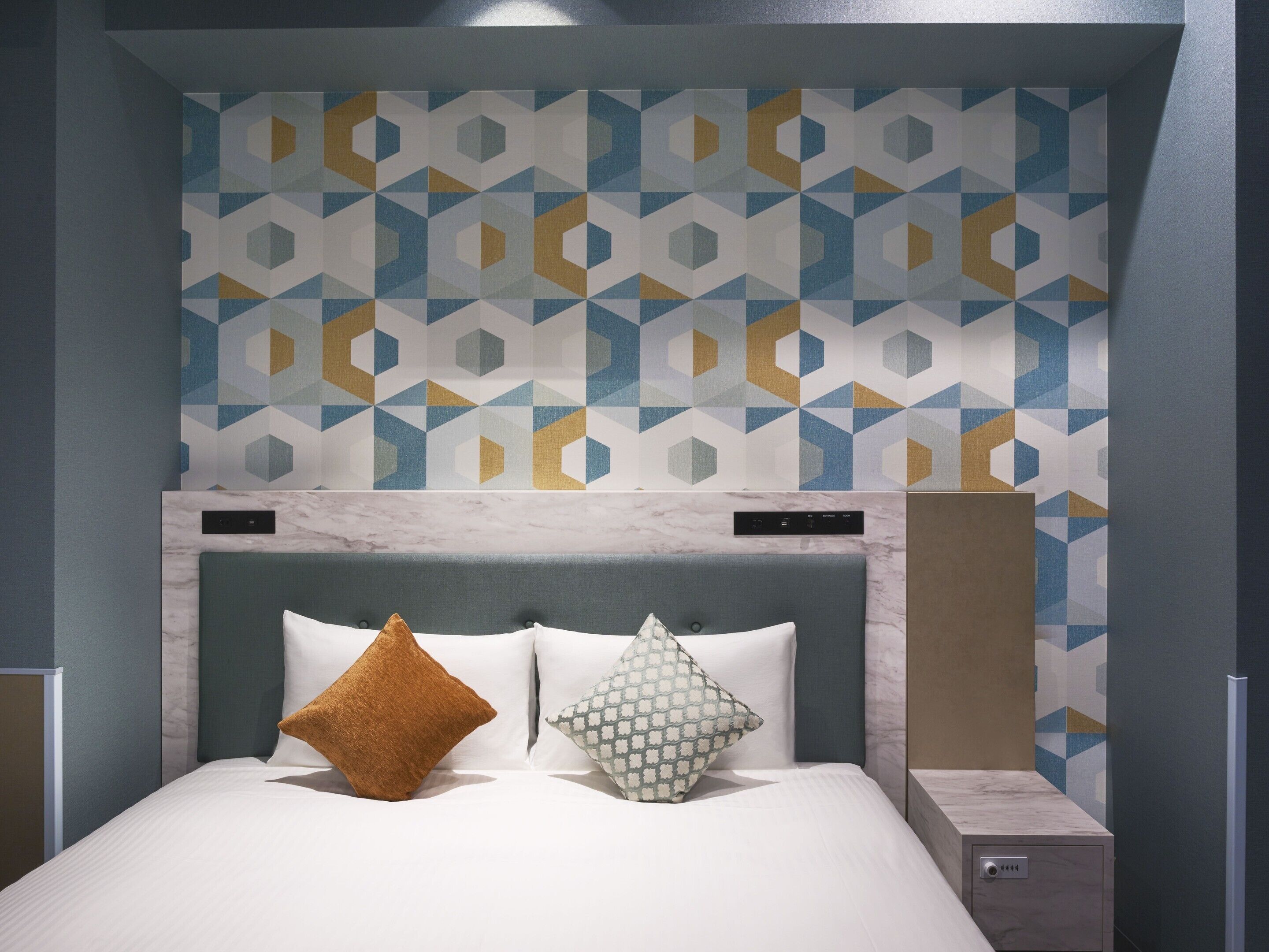 =kabuku room= queen non smoking | blackout curtains, iron/ironing board, free wired internet, bed sheets