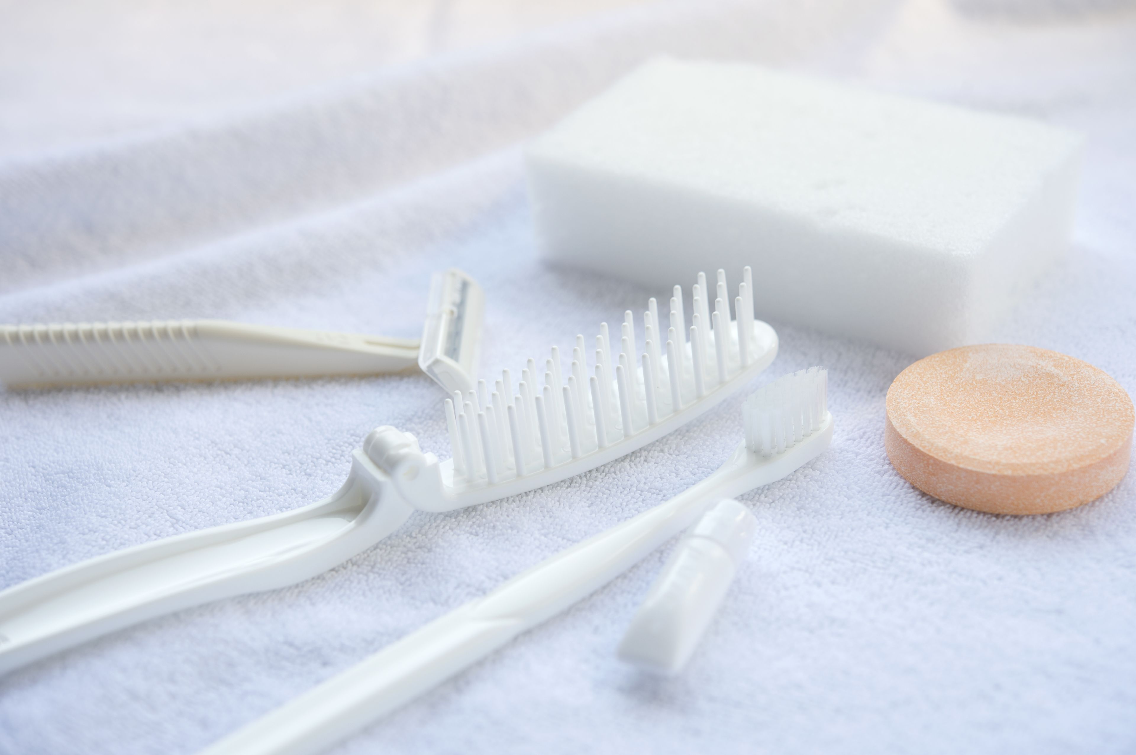 combined shower/bathtub, free toiletries, hair dryer, slippers